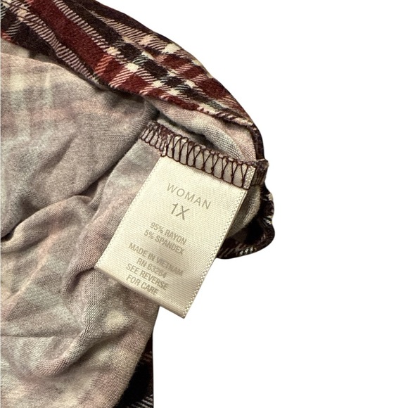 Westport Burgundy and Black Checkered V-neck Relaxed Fit Top - Picture 4 of 5